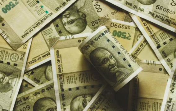 बड़े अपडेट्स जिनका इंतजार कर रहे हैं लाखों सरकारी कर्मचारी