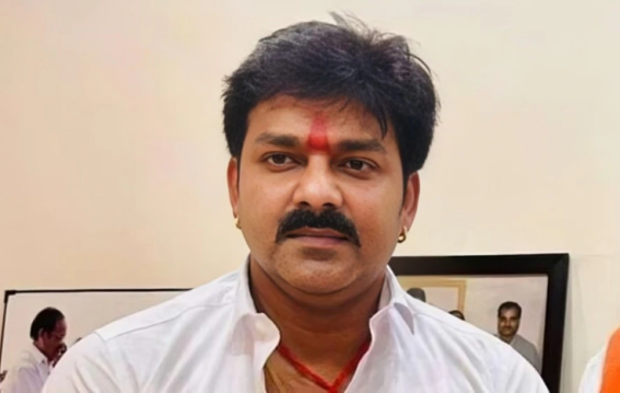 भोजपुरी स्टार पवन सिंह पर वाराणसी में FIR