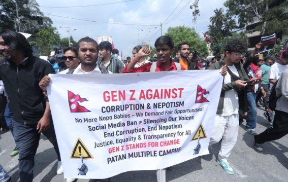 सोशल मीडिया बैन और भ्रष्टाचार के खिलाफ सड़कों पर उतरे हज़ारों लोग