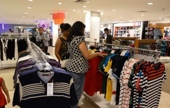 GST कट से शॉपिंग और सेवाओं