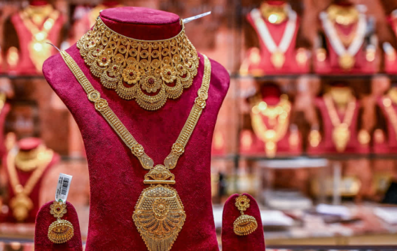 सोना हुआ आज सस्ता?