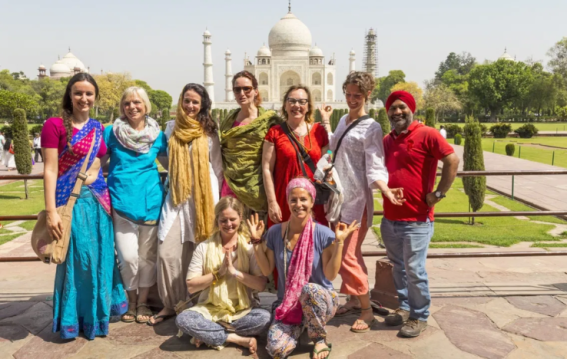 कम आए विदेशी टूरिस्ट तो भारतीयों ने ही बढ़ाई टूरिज्म की रौनक