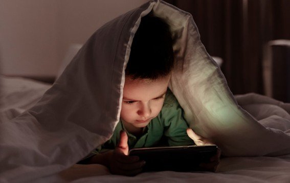 बच्चों को ऑनलाइन गेमिंग की लत से बचाने के 5 उपाय