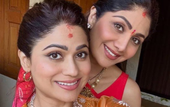 शिल्पा शेट्टी और शमिता ने की शिरडी-सप्तशृंगी देवी के दर्शन