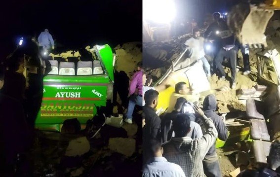 बिलासपुर में बस पर टूटा पहाड़