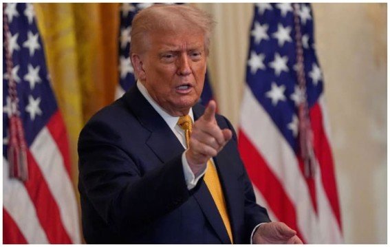 ट्रंप के 100% टैरिफ से एशियाई बाजारों में मची तबाही