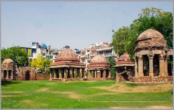 पैगंबर का सपना आया तो सुल्तान ने बनवाई हौजखास झील