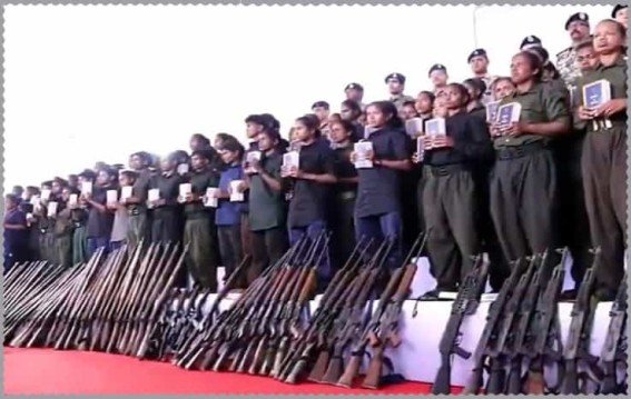 छत्तीसगढ़ में नक्सल मोर्चे पर बड़ा बदलाव एक साथ 210 नक्सलियों ने छोड़ा हथियार