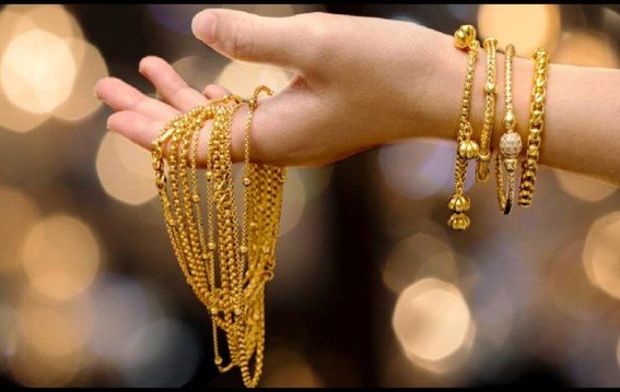 छठ पूजा से पहले सोना-चांदी सस्ता