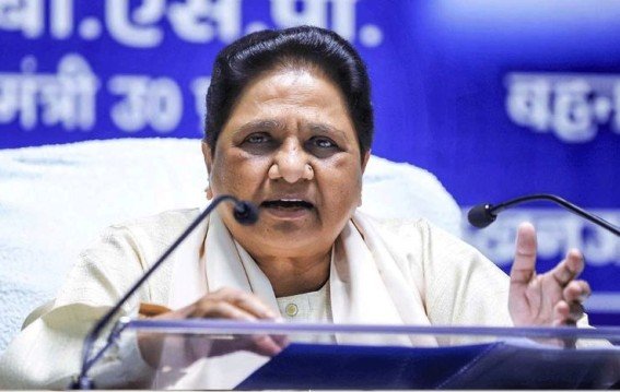 लखनऊ में बदली बसपा की सियासी चाल