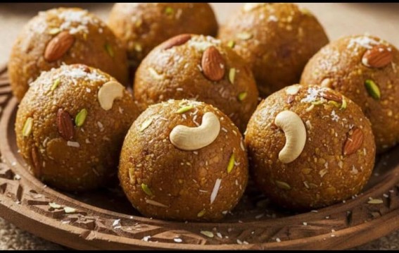 सर्दियों में सेहत और स्वाद के लिए ट्राई करें ये 3 लड्डू