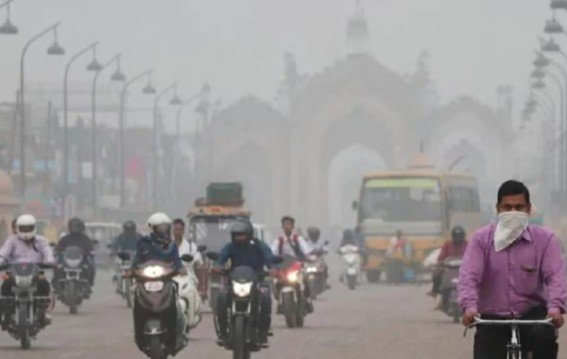 दिल्ली प्रदूषण में आंख जलन-पानी रोकें अपनाएं ये आसान नुस्खे