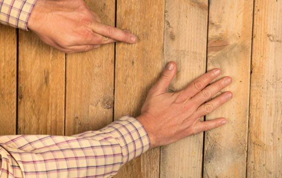 क्या लकड़ी छूने से बचती बुरी नजर?