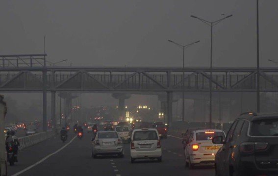 दमघोंटू हवा में घिरा दिल्ली NCR…