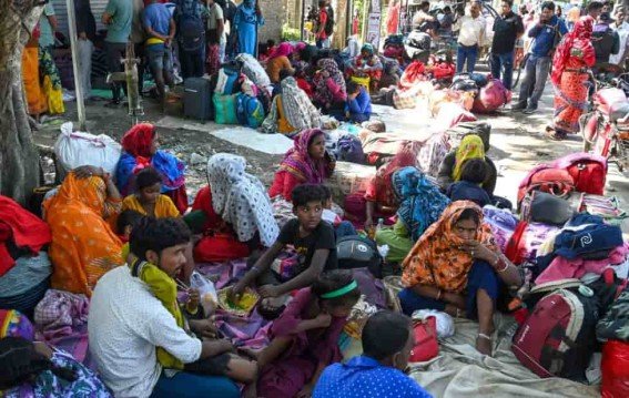 500 से ज्यादा बांग्लादेशी भारत छोड़ रहे डर में