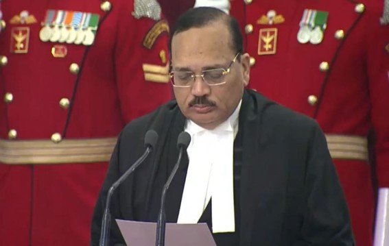 जस्टिस सूर्यकांत ने संभाली कमान
