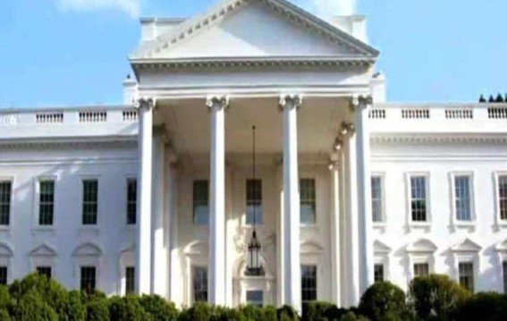 व्हाइट हाउस में नई परेशानी कौन फंसा…