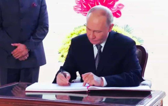 राजघाट पर पुतिन का नोट क्यों बना चर्चा