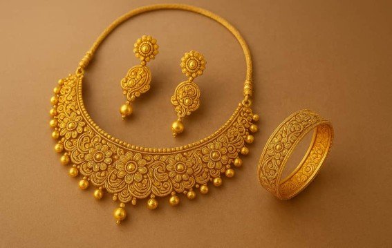 सोने की कीमत दूसरी बार घटी