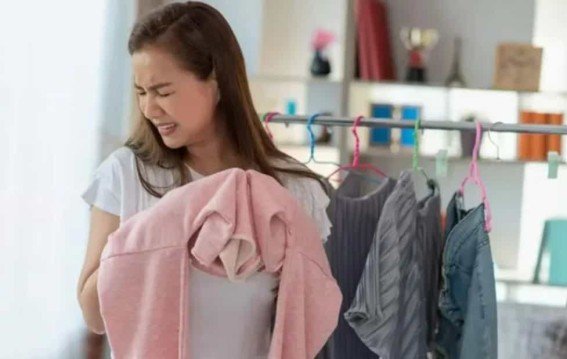सीलन की बदबू दूर करें इन आसान हैक्स से, कपड़े होंगे फ्रेश
